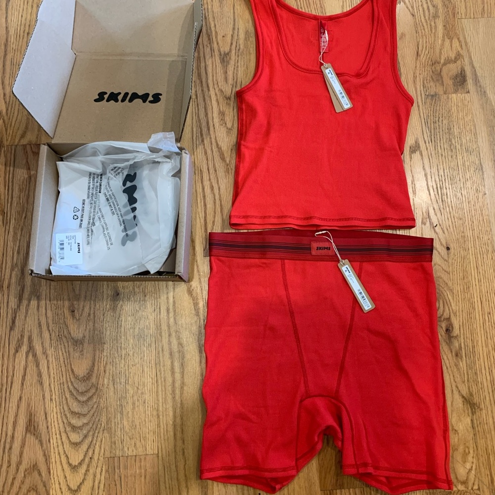 ‼️NWT‼️ SKIMS Cotton Rib bundle includes cotton rib tank and cotton rib boxer.